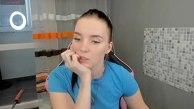 Mary Blu online show from 02-22-25, 05:12