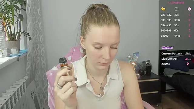 Mary Blu online show from 11-16-25, 09:59