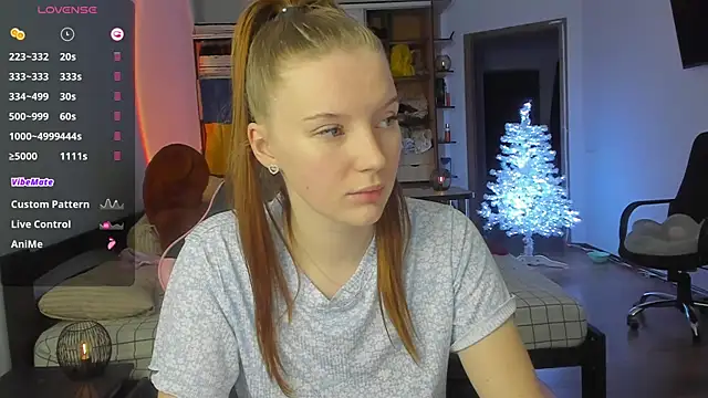 Snapshot of Mary_Blu chatting on 12-19-25, 11:06 Mary Blu online show from 12-19-25, 11:06