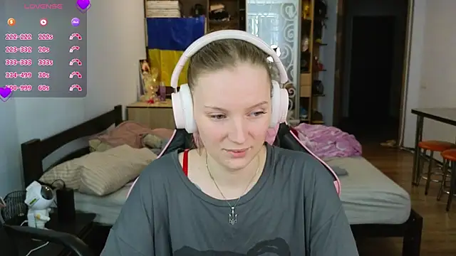 Snapshot of Mary_Blu chatting on 01-14-26, 08:53 Mary Blu online show from 01-14-26, 08:53