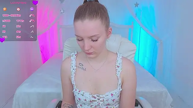 Snapshot of Mary_Blu chatting on 02-09-26, 11:03 Mary Blu online show from 02-09-26, 11:03