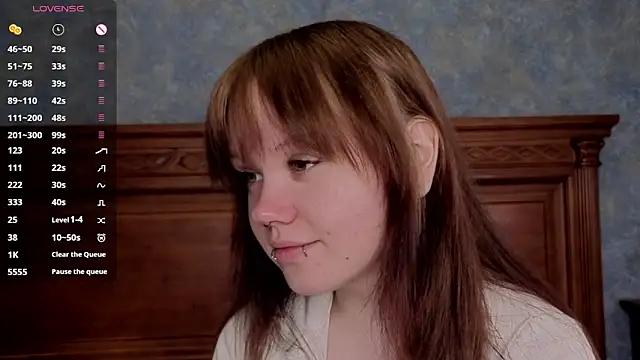 Snapshot of LeahAllsop chatting on 05-29-26, 03:48 LeahAllsop online show from 05-29-26, 03:48