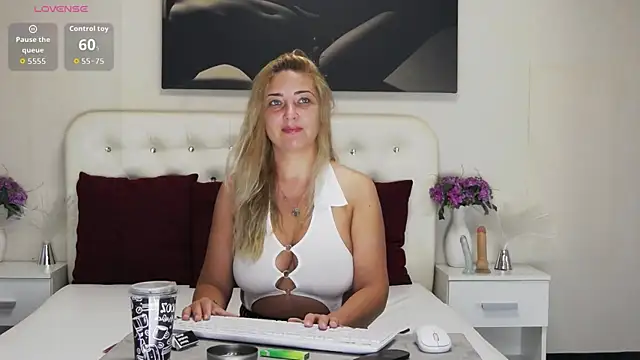 MellanieBliss online show from 07-31-26, 04:45
