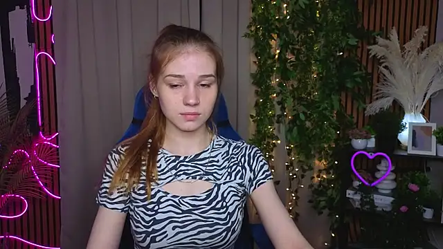 Snapshot of AmyLindsey chatting on 03-24-26, 07:46 AmyLindsey online show from 03-24-26, 07:46