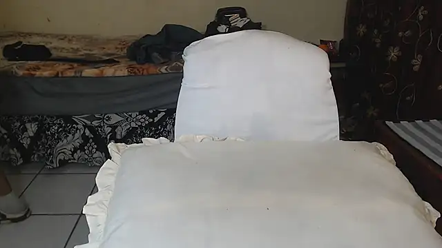 Snapshot of Moiii_Lekker_Meddei chatting on 07-15-26, 04:51 Moiii Lekker Meddei online show from 07-15-26, 04:51