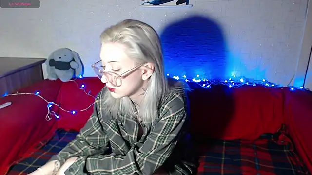  cute Erika  online show from 03-05-26, 07:10