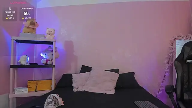 Emily Roussee online show from 07-08-26, 11:37