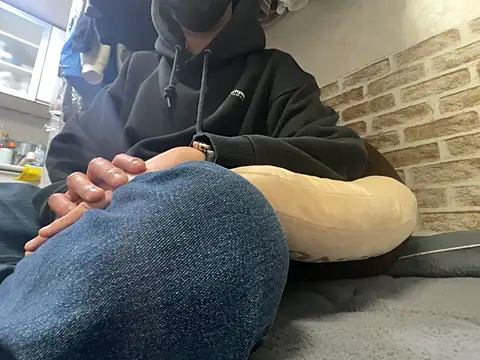 Snapshot of moon_blue199x chatting on 03-20-26, 02:11 moon blue199x online show from 03-20-26, 02:11