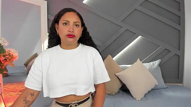 Snapshot of angelkiiss chatting on 03-09-26, 01:48 angelkiiss online show from 03-09-26, 01:48