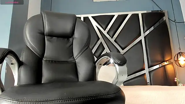 Esmeralda  18 online show from 03-31-26, 07:36