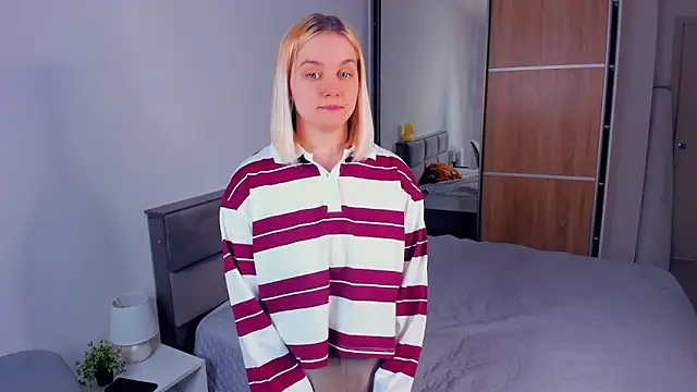 Snapshot of AveIinaStromain chatting on 03-11-26, 06:19 AveIinaStromain online show from 03-11-26, 06:19