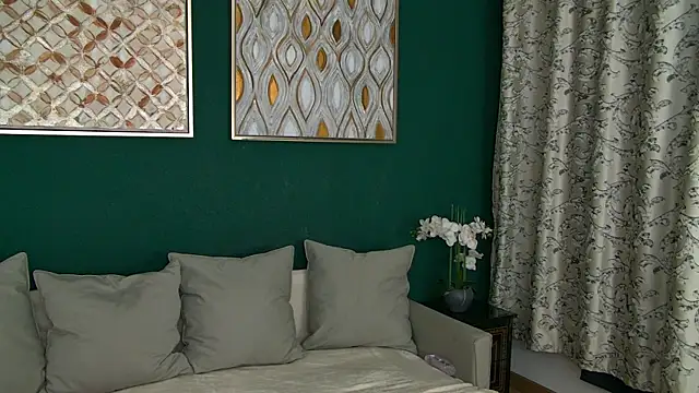 SkinnyNatty online show from 04-02-26, 03:48