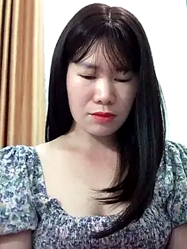 Snapshot of Bondgirl_9 chatting on 06-12-26, 06:07 Bondgirl 9 online show from 06-12-26, 06:07