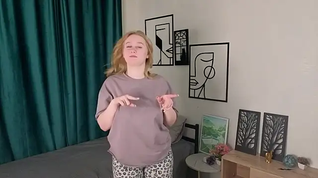 Snapshot of EdraDorsey chatting on 03-10-26, 01:32 EdraDorsey online show from 03-10-26, 01:32