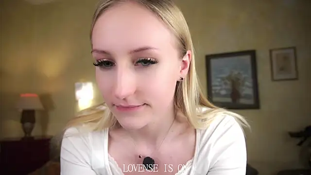 Snapshot of CatarinaGulla chatting on 05-27-26, 02:25 CatarinaGulla online show from 05-27-26, 02:25