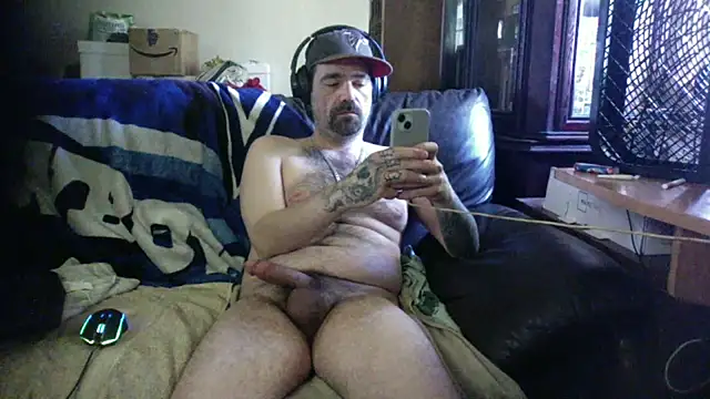 Snapshot of KinkyTOMan chatting on 05-31-26, 01:40 KinkyTOMan online show from 05-31-26, 01:40