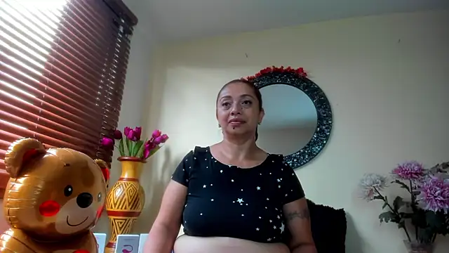 Maye Milf  online show from 03-26-26, 12:44