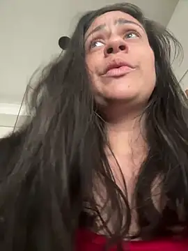 Snapshot of Geovana_blan chatting on 03-12-26, 05:52 Geovana blan online show from 03-12-26, 05:52