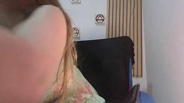 Caroline hernandes online show from 03-23-26, 02:26