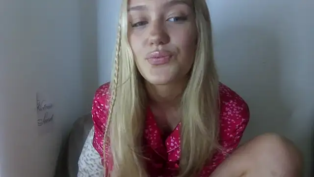 misslaylaV online show from 05-30-26, 08:28