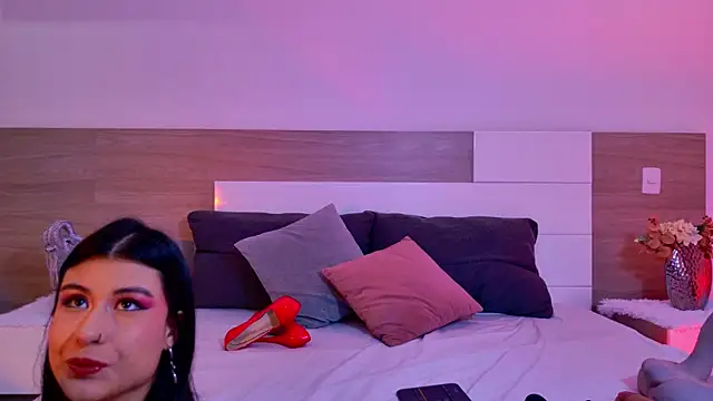 DaphneWayne online show from 04-17-26, 07:06