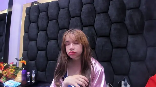 ZoeBarbiee online show from 04-09-26, 07:03