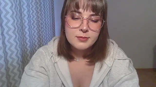 Snapshot of ClaraHard chatting on 06-11-26, 06:17 ClaraHard online show from 06-11-26, 06:17