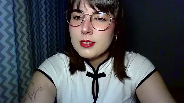 Snapshot of ClaraHard chatting on 07-08-26, 05:50 ClaraHard online show from 07-08-26, 05:50