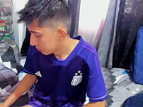 gomitaboy1 online show from 04-12-26, 07:19