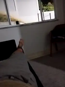 Snapshot of tubarao19 chatting on 04-04-26, 02:43 tubarao19 online show from 04-04-26, 02:43