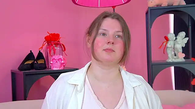 Snapshot of MelodyMoores chatting on 05-18-26, 06:52 MelodyMoores online show from 05-18-26, 06:52