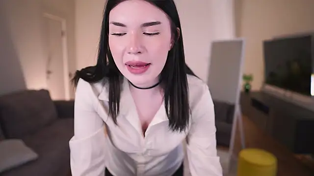 JennyHardy online show from 04-08-26, 01:11