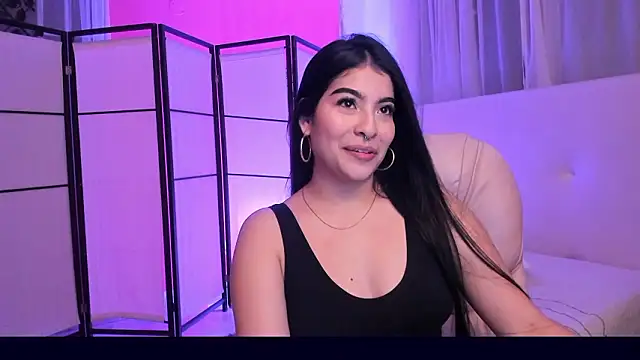 Snapshot of HannaLee333 chatting on 03-12-26, 12:06 HannaLee333 online show from 03-12-26, 12:06