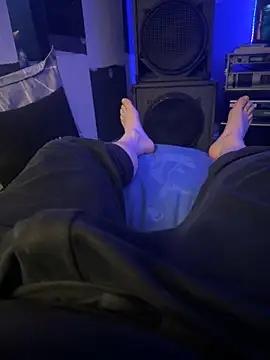 Snapshot of MatthewEmme2121 chatting on 03-04-26, 03:18 MatthewEmme2121 online show from 03-04-26, 03:18