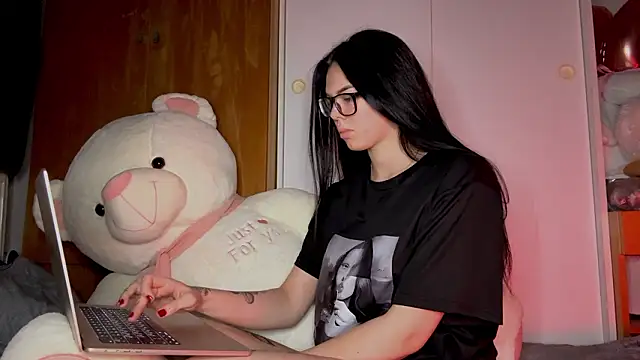 Snapshot of FloppingPrimary chatting on 03-17-26, 11:41 FloppingPrimary online show from 03-17-26, 11:41