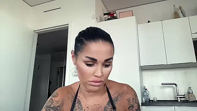 AMBER HARD online show from 04-01-26, 04:48