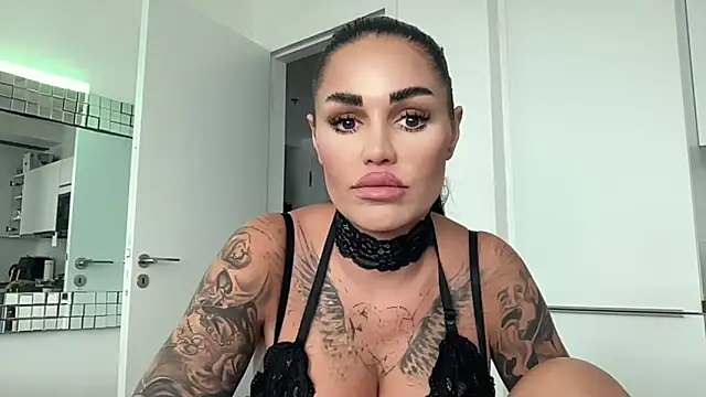 AMBER HARD online show from 04-02-26, 01:42