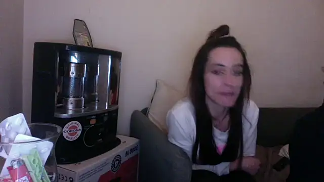 Snapshot of chiara-mario chatting on 03-04-26, 04:46 chiara-mario online show from 03-04-26, 04:46