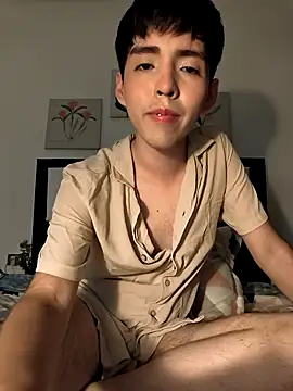 Lucca  555 online show from 04-12-26, 01:21