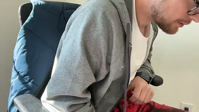 Snapshot of the-gen-xxx chatting on 03-11-26, 06:14 the-gen-xxx online show from 03-11-26, 06:14