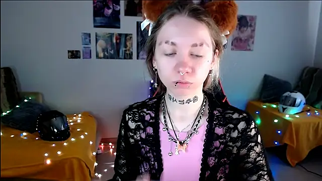 Nica Kawaii online show from 05-20-26, 12:11