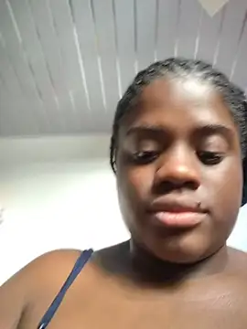 Snapshot of YourLiaa_ chatting on 05-20-26, 08:04 YourLiaa online show from 05-20-26, 08:04