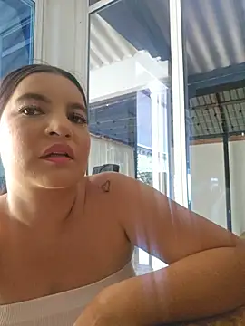 Snapshot of Pretty_Julieta chatting on 06-04-26, 09:10 Pretty Julieta online show from 06-04-26, 09:10