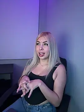 Snapshot of Megan_sexrosse chatting on 03-10-26, 01:54 Megan sexrosse online show from 03-10-26, 01:54