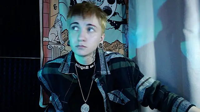 Snapshot of ray-taylorrr chatting on 03-13-26, 03:18 ray-taylorrr online show from 03-13-26, 03:18