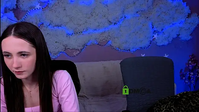 Snapshot of bella_dorn chatting on 05-06-26, 11:54 bella dorn online show from 05-06-26, 11:54