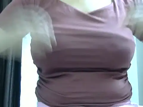 Snapshot of JANVI_06 chatting on 05-07-26, 05:40 JANVI 06 online show from 05-07-26, 05:40