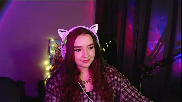 Snapshot of Celia_Sensual_ chatting on 05-17-26, 06:26 Celia Sensual online show from 05-17-26, 06:26