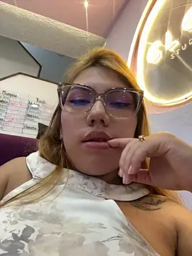 Lia Sterling online show from 04-12-26, 05:18