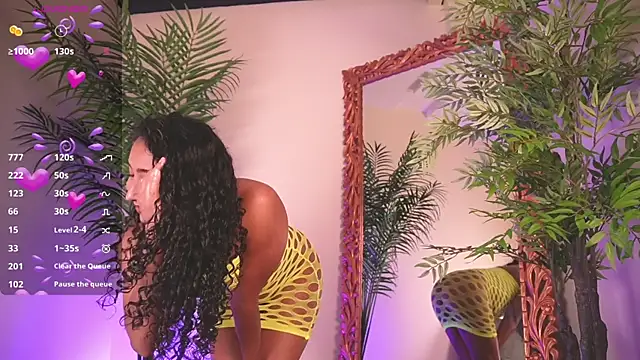 SoyJuliana 19 online show from 04-19-26, 03:28